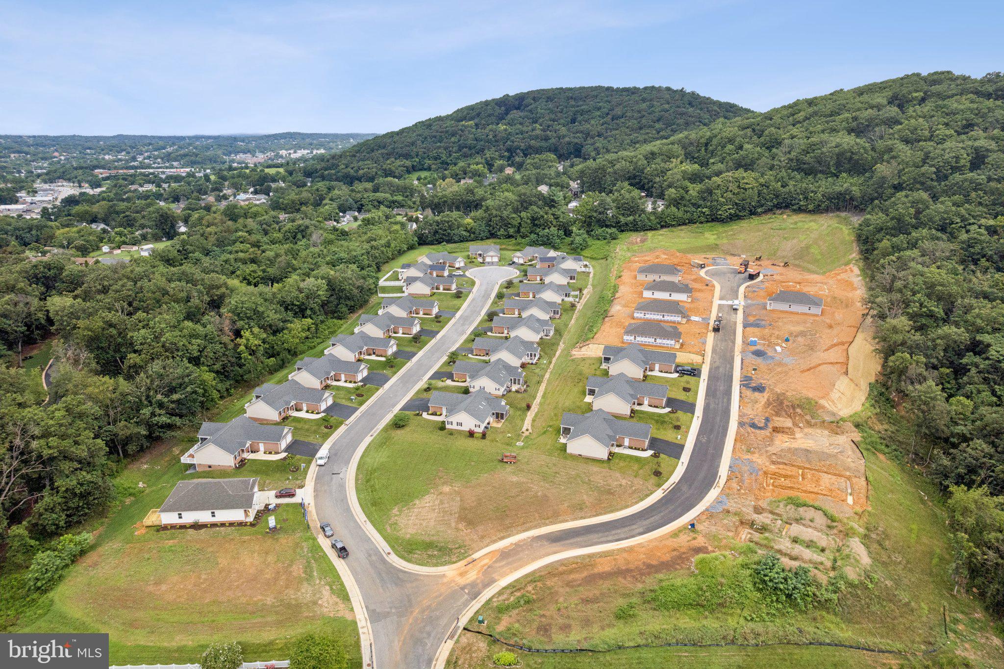 RED OAKS - Residential