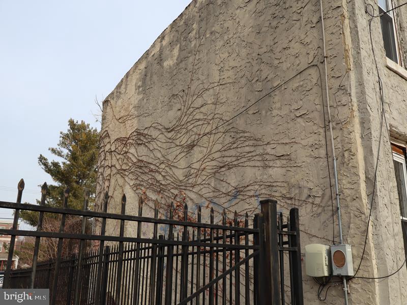 1923 INGERSOLL STREET