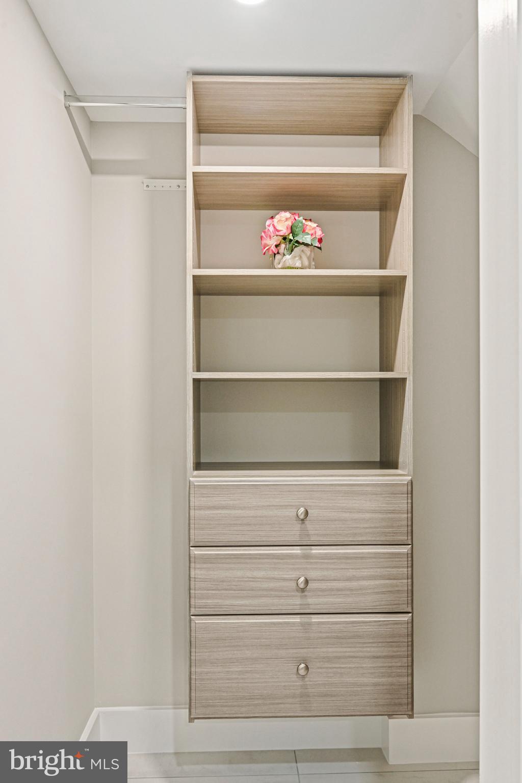 LOCUST HILL - Residential