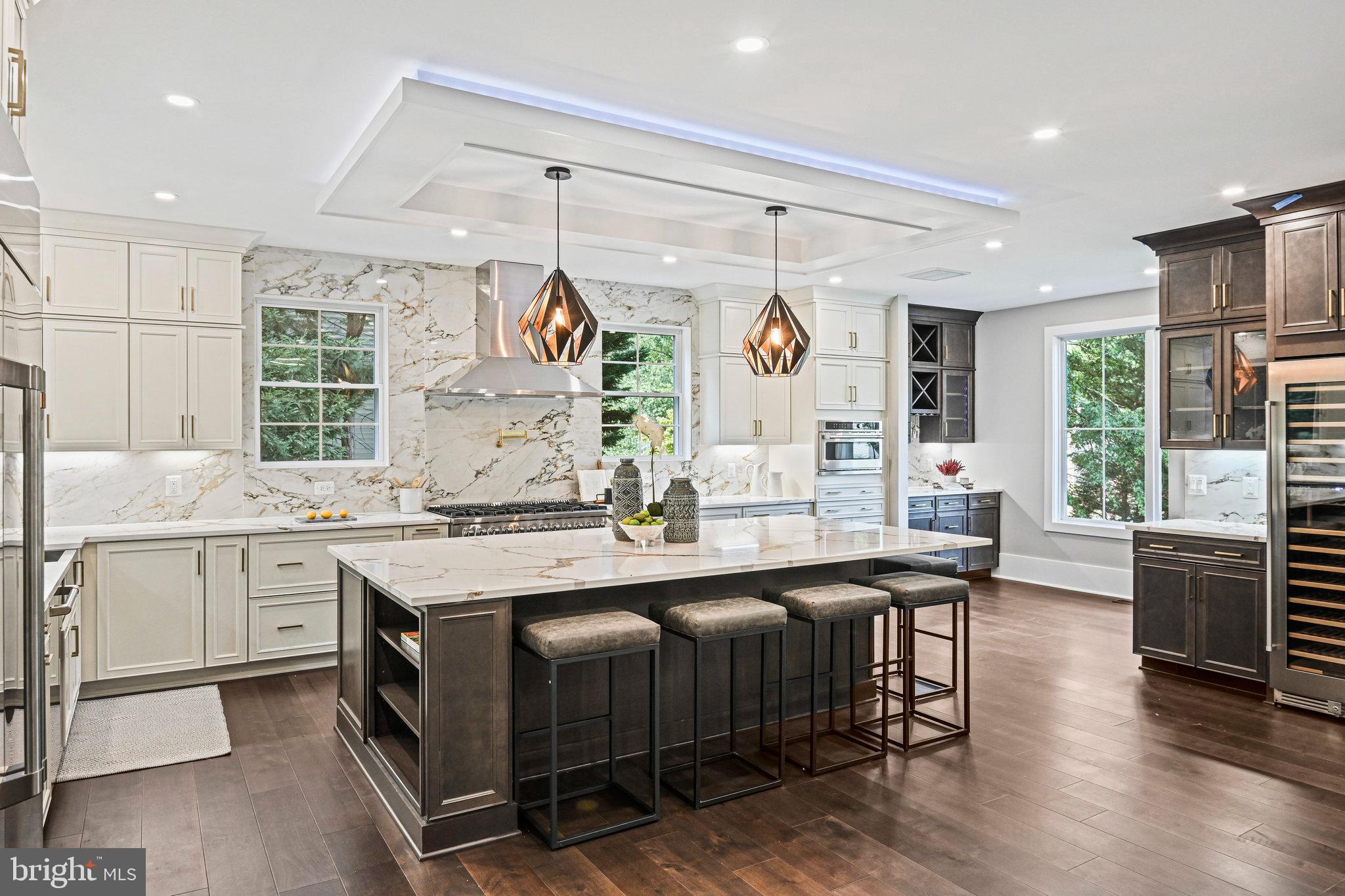 9615 LOCUST HILL DRIVE