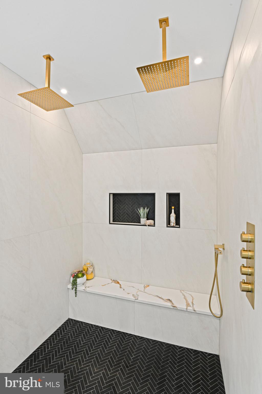 LOCUST HILL - Residential