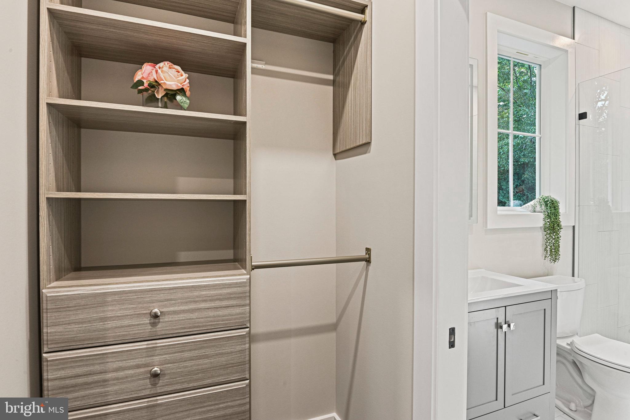 LOCUST HILL - Residential