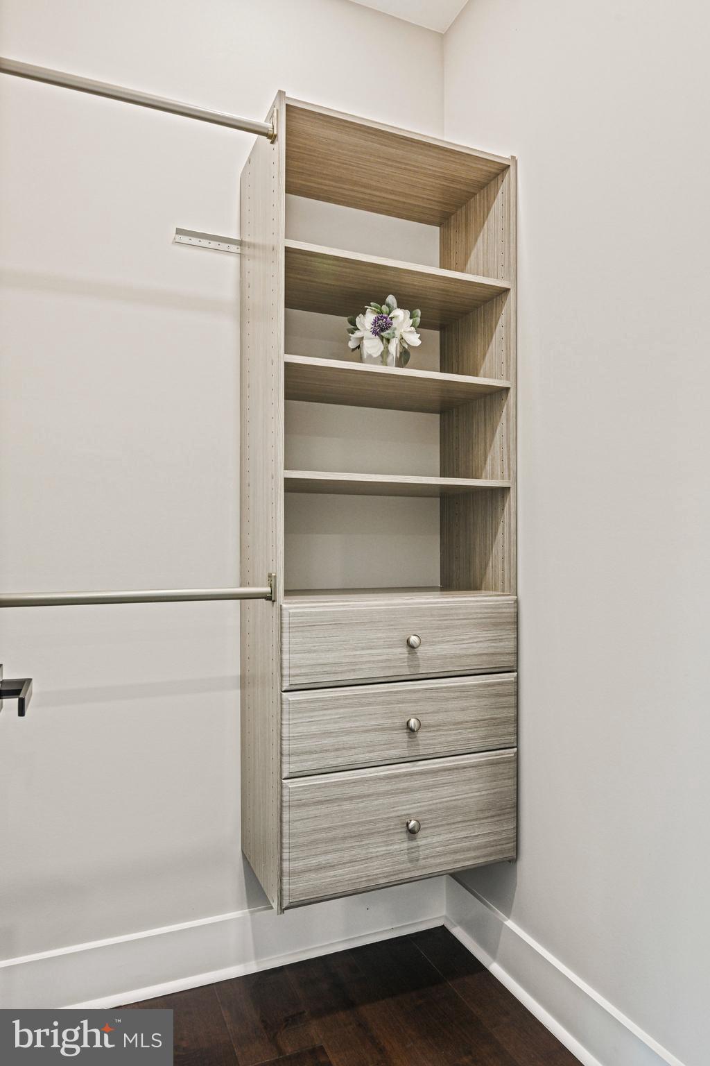 LOCUST HILL - Residential