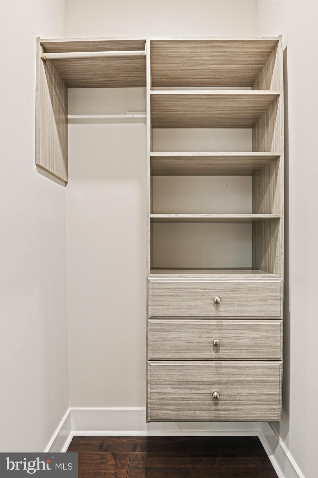 LOCUST HILL - Residential