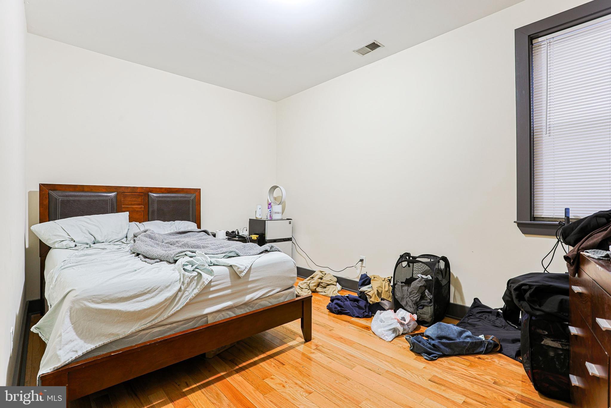 TEMPLE UNIVERSITY - Residential Lease
