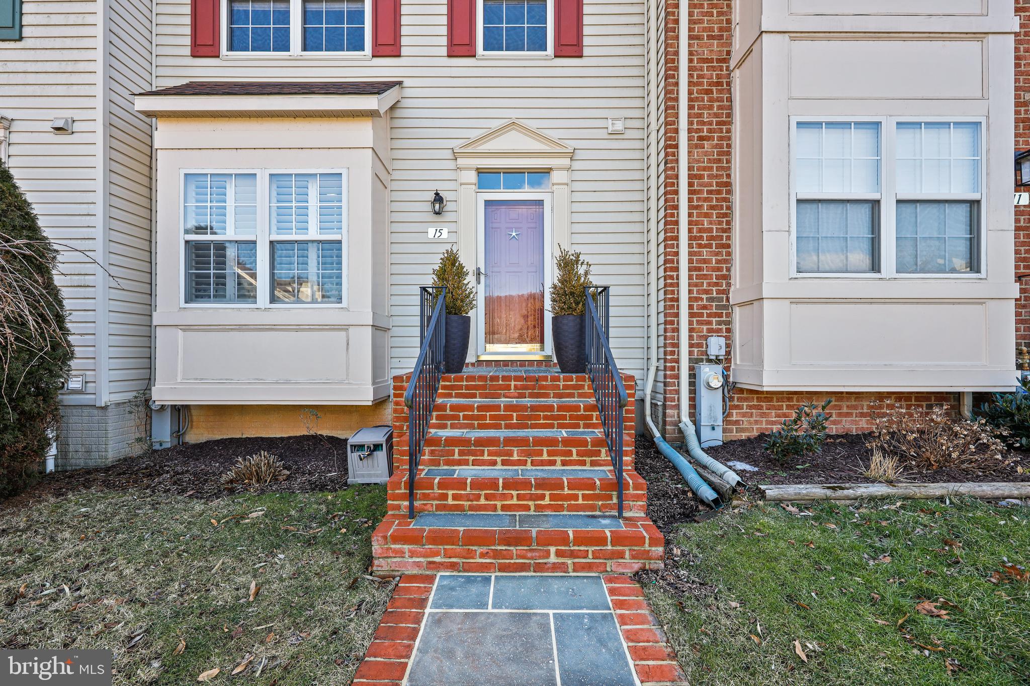 15 WINTERBERRY COURT