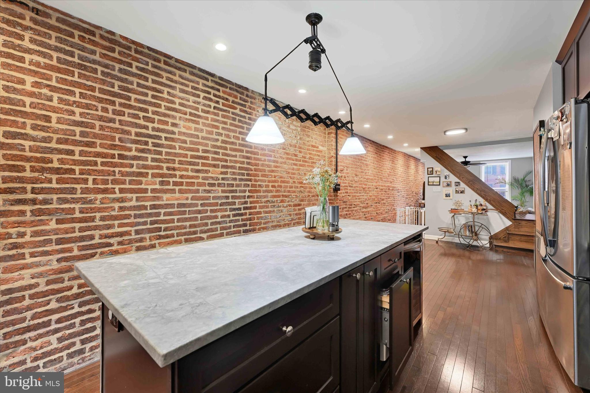 LOCUST POINT - Residential