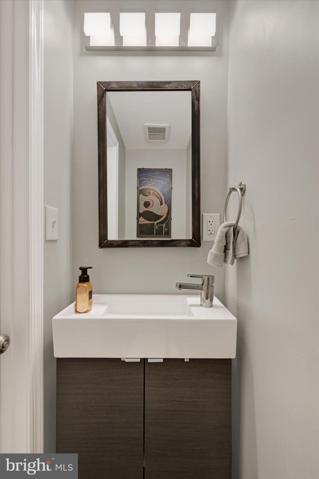 LOCUST POINT - Residential