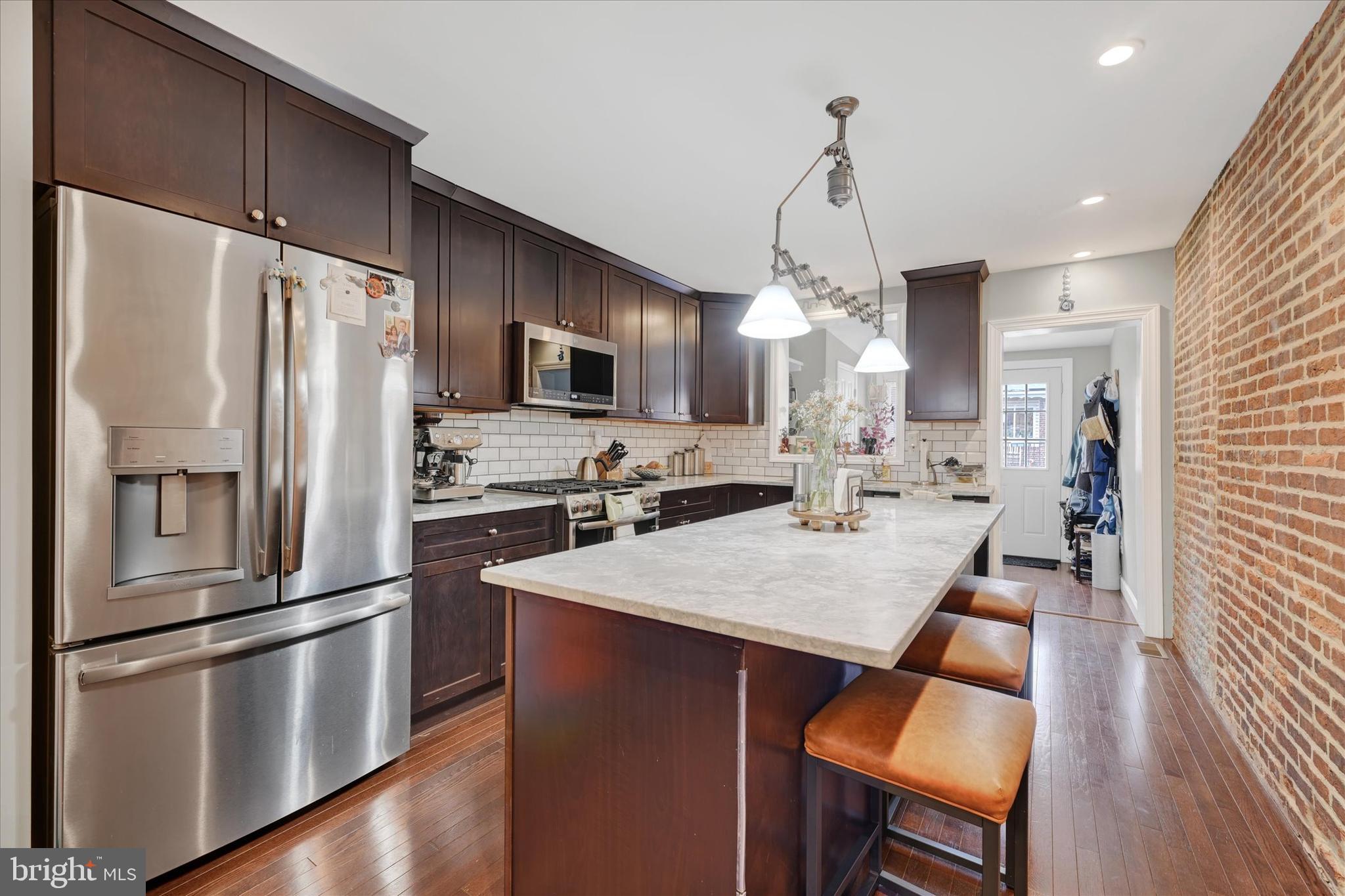 LOCUST POINT - Residential