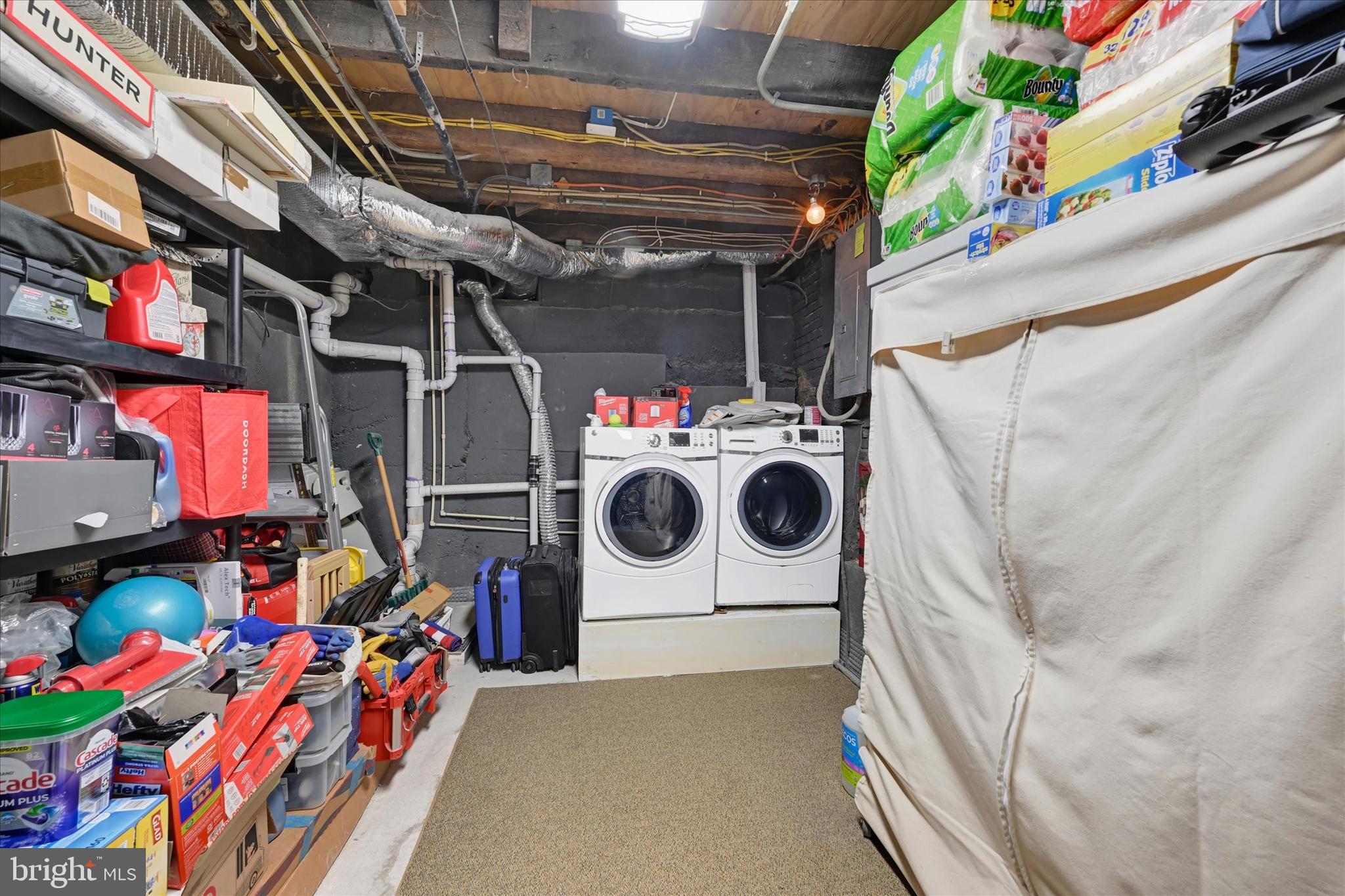 LOCUST POINT - Residential