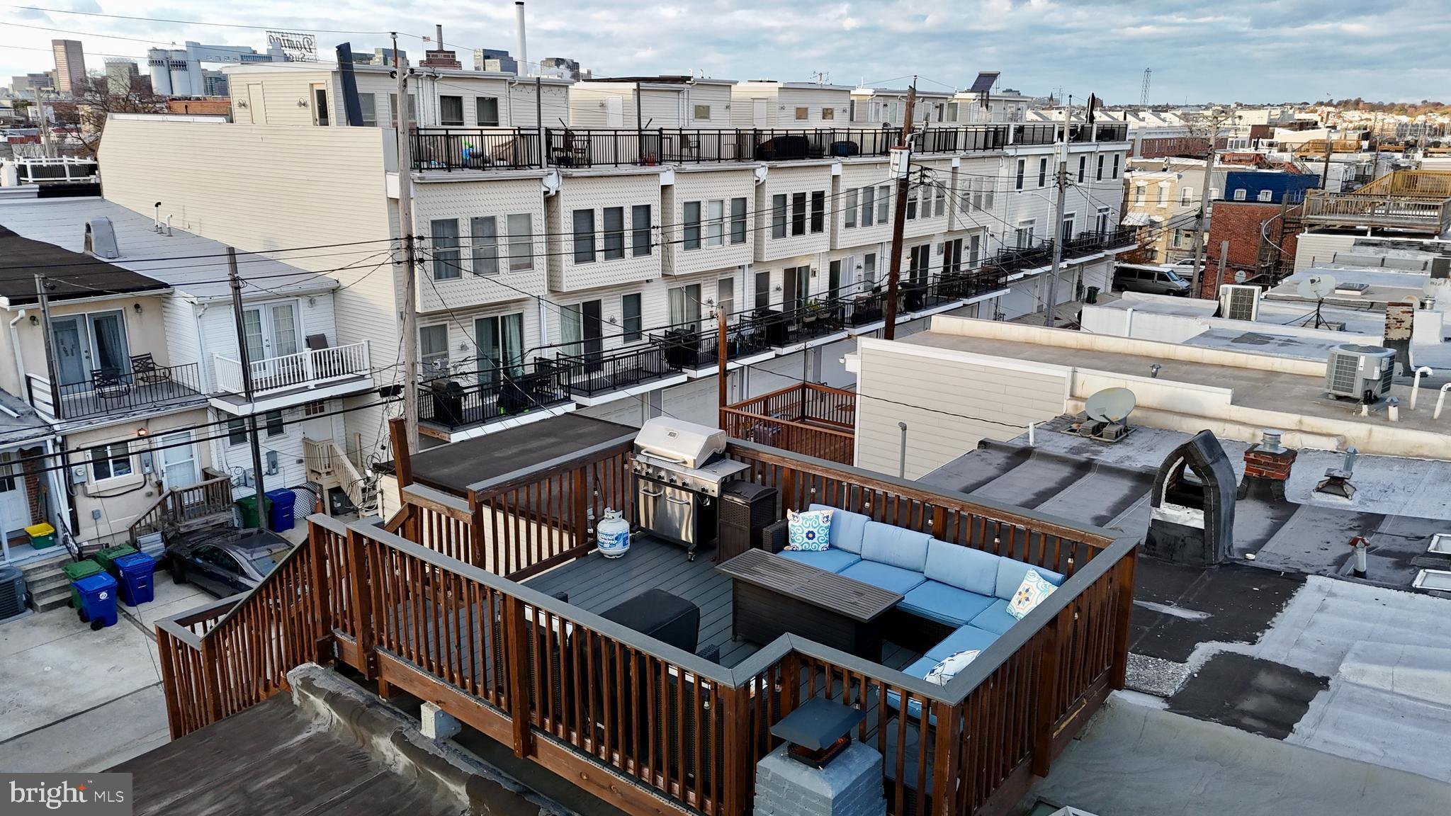 LOCUST POINT - Residential