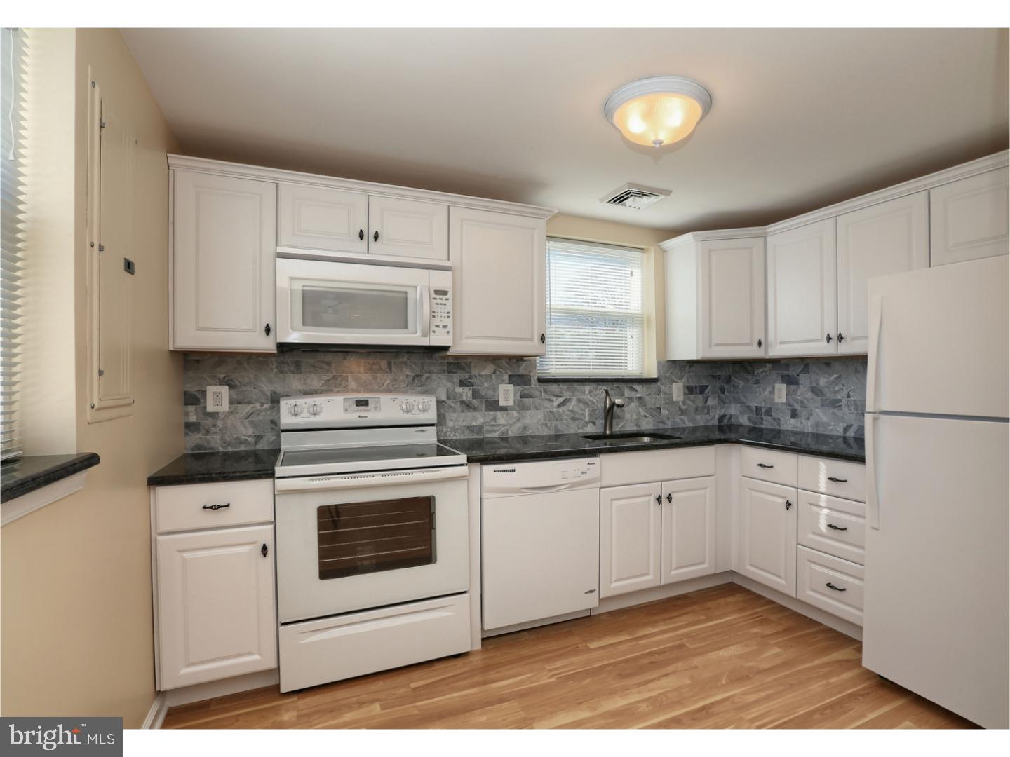 PLYMOUTH VALLEY - Residential Lease