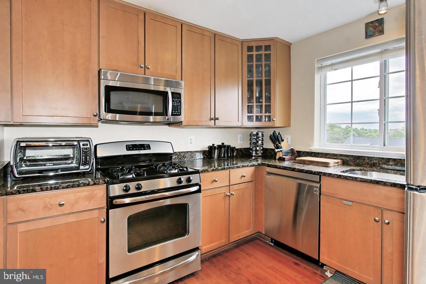 WEST VILLAGE OF SHIRLINGTON - Residential Lease