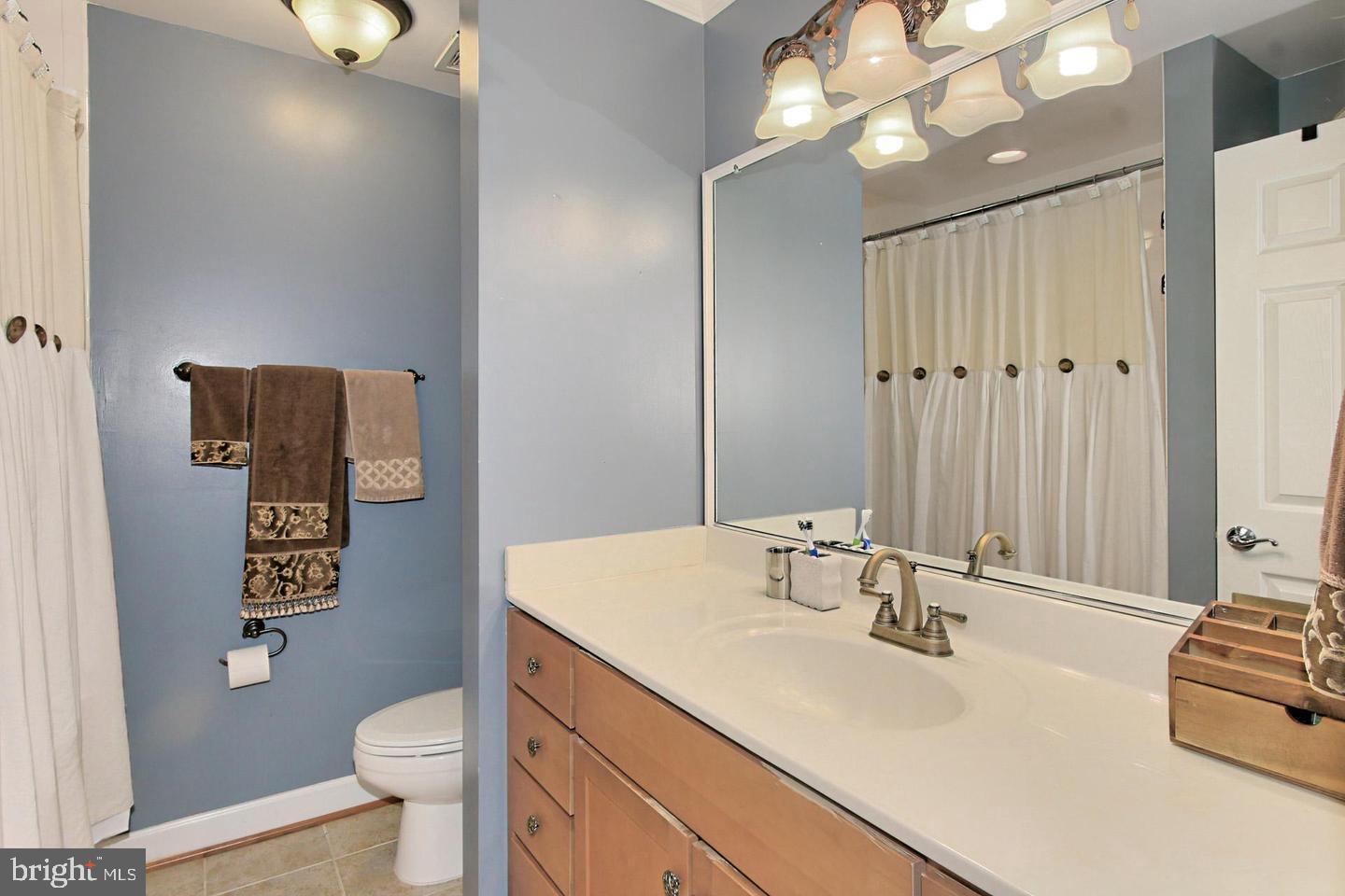 WEST VILLAGE OF SHIRLINGTON - Residential Lease