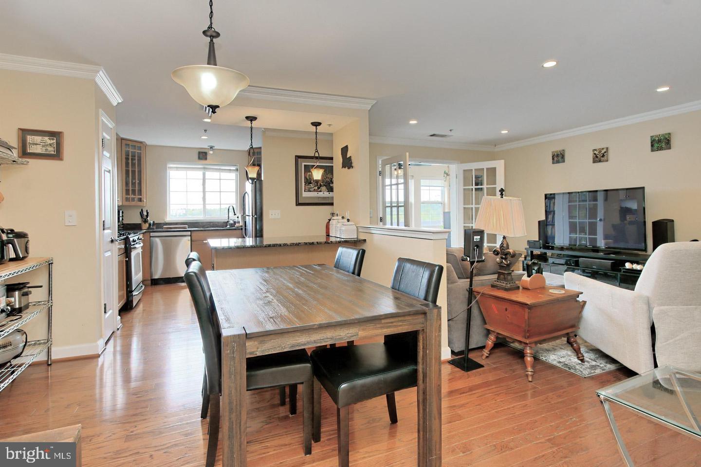 WEST VILLAGE OF SHIRLINGTON - Residential Lease