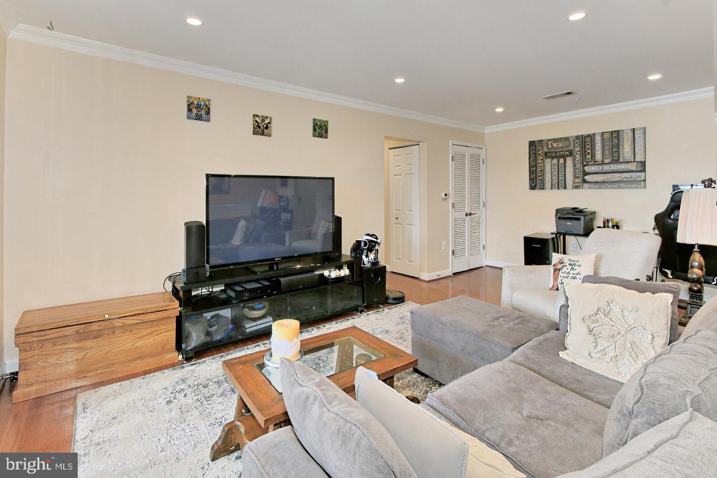 WEST VILLAGE OF SHIRLINGTON - Residential Lease