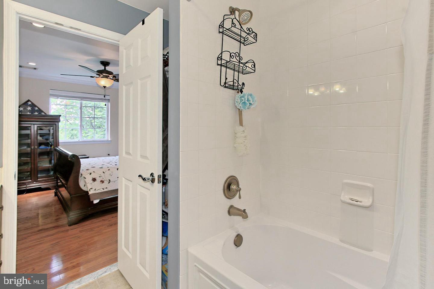 WEST VILLAGE OF SHIRLINGTON - Residential Lease