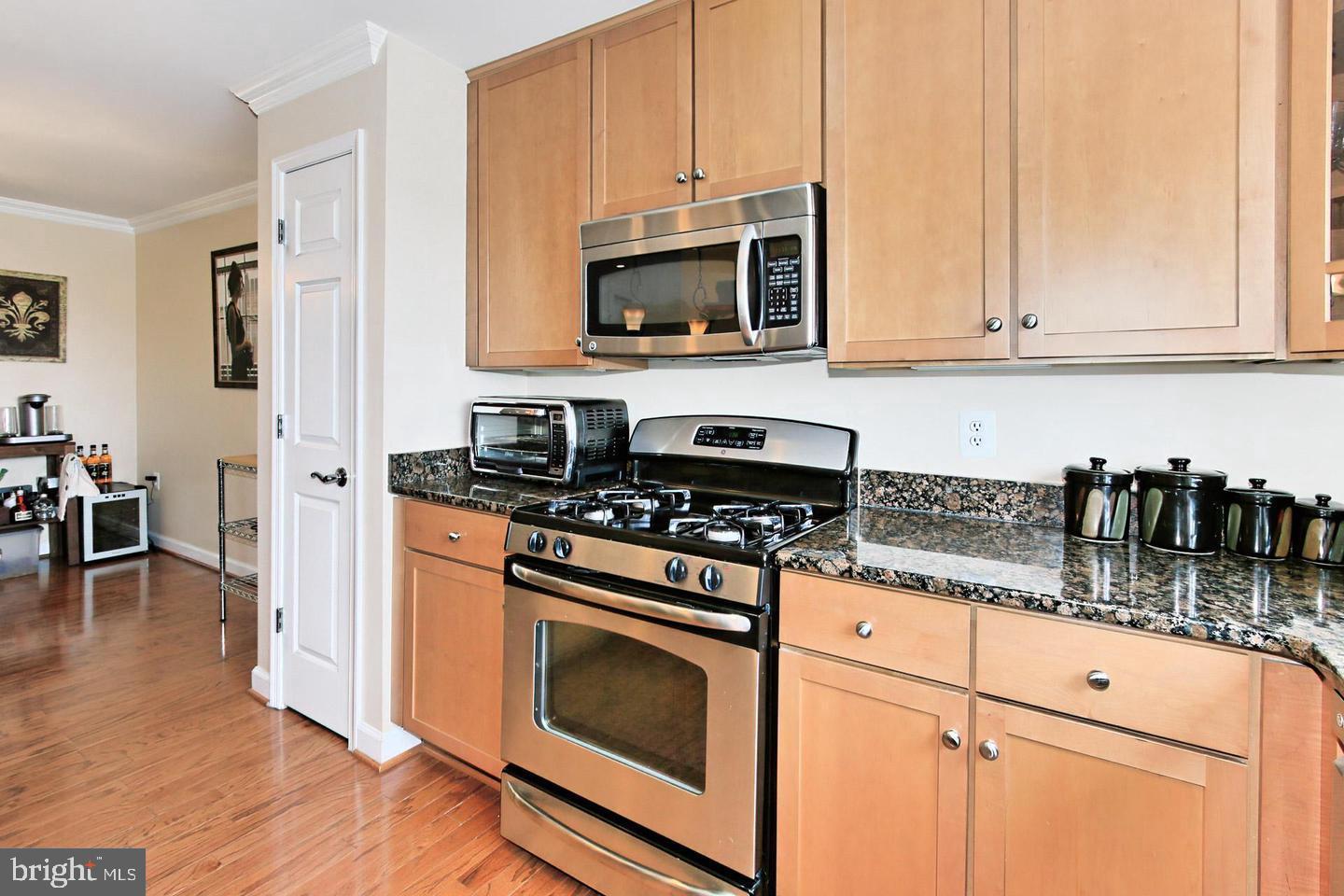 WEST VILLAGE OF SHIRLINGTON - Residential Lease
