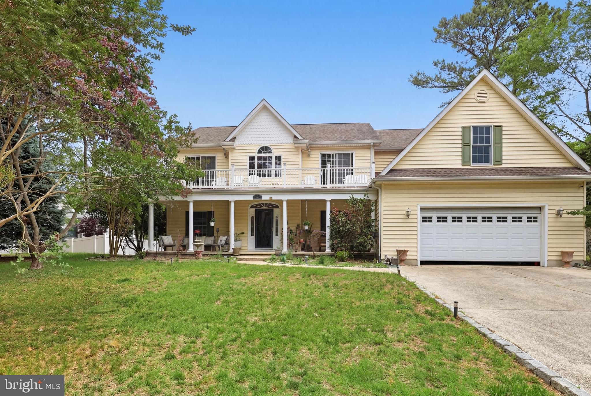 102 LONDON CIR S