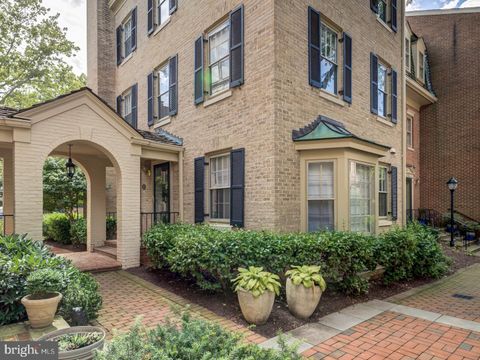 4354 WESTOVER PLACE NW WASHINGTON DC 20016