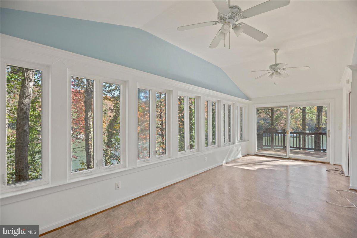 THE SOUNDINGS - Residential