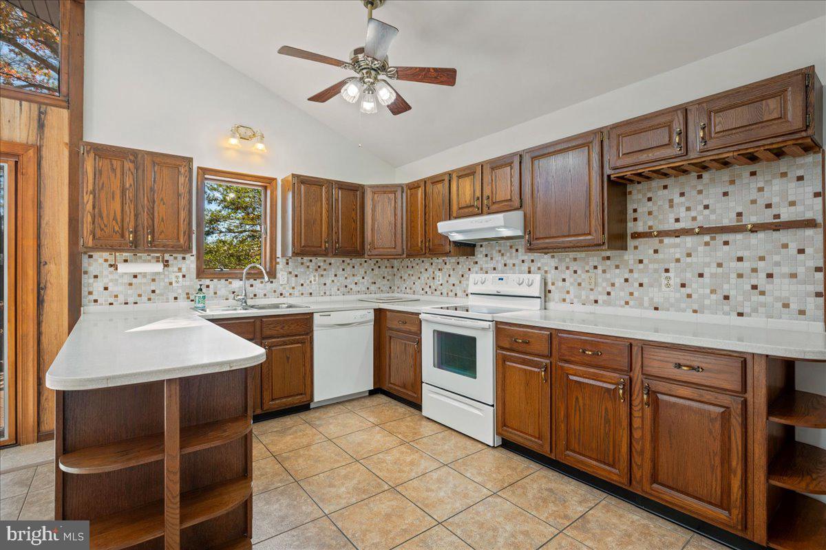 THE SOUNDINGS - Residential