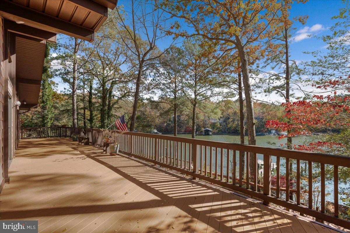 THE SOUNDINGS - Residential