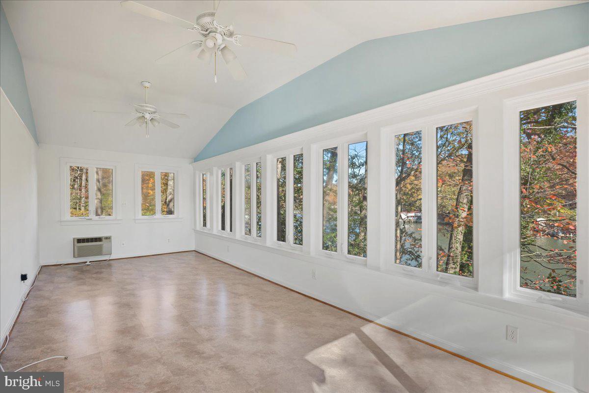 THE SOUNDINGS - Residential