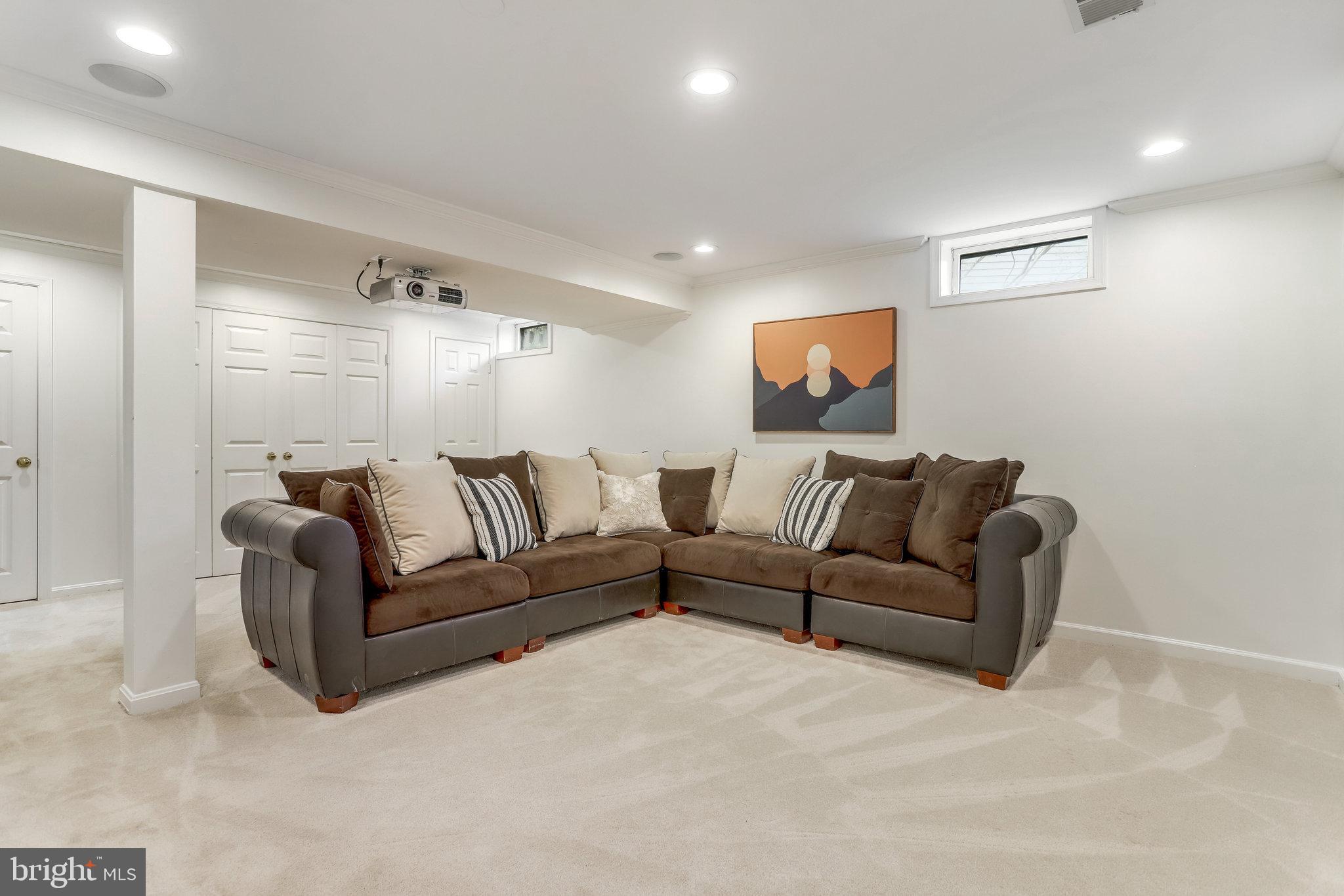 WILTON KNOLL - Residential