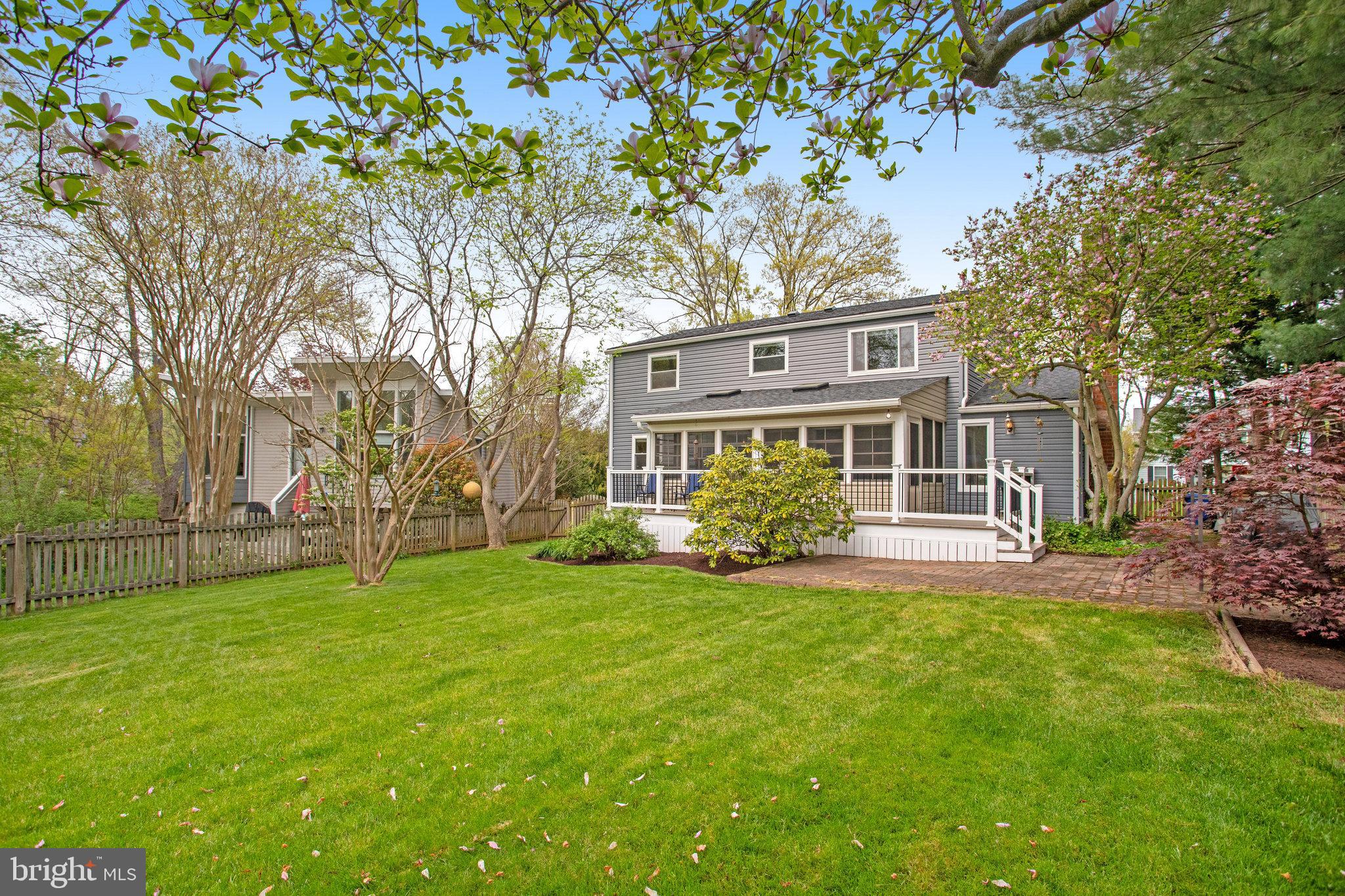 WILTON KNOLL - Residential