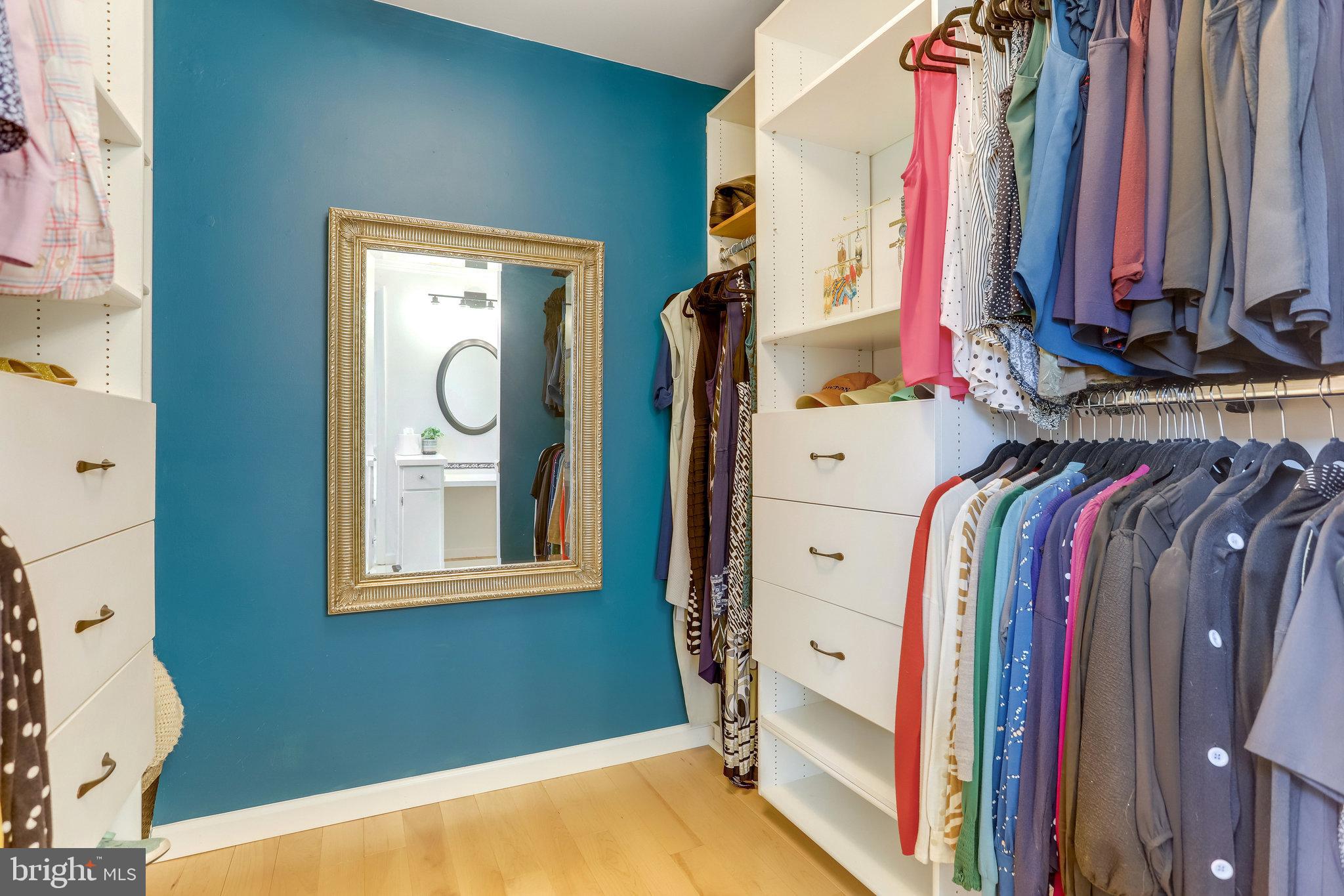 WILTON KNOLL - Residential