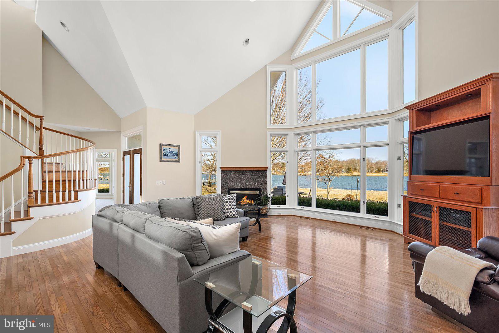 KENT ISLAND - Residential