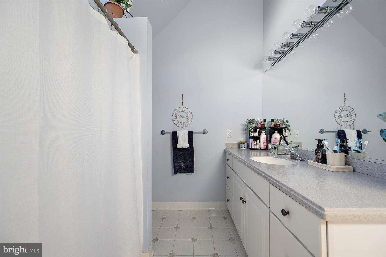 KENT ISLAND - Residential