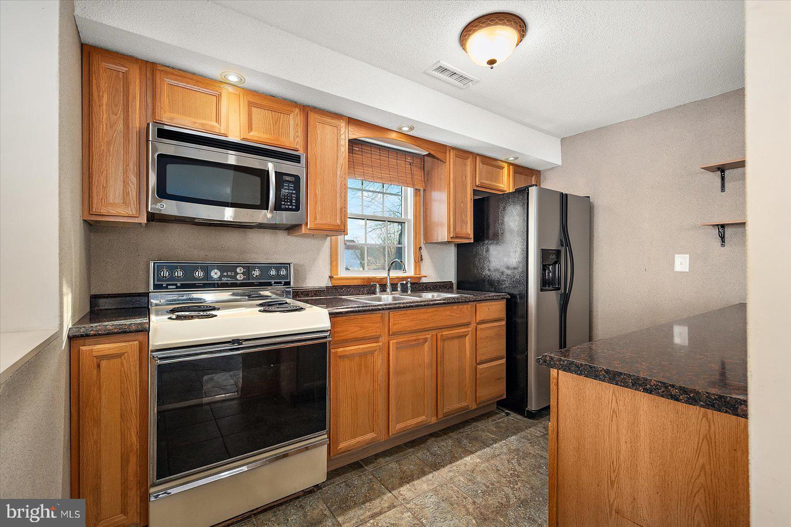 KENT ISLAND - Residential