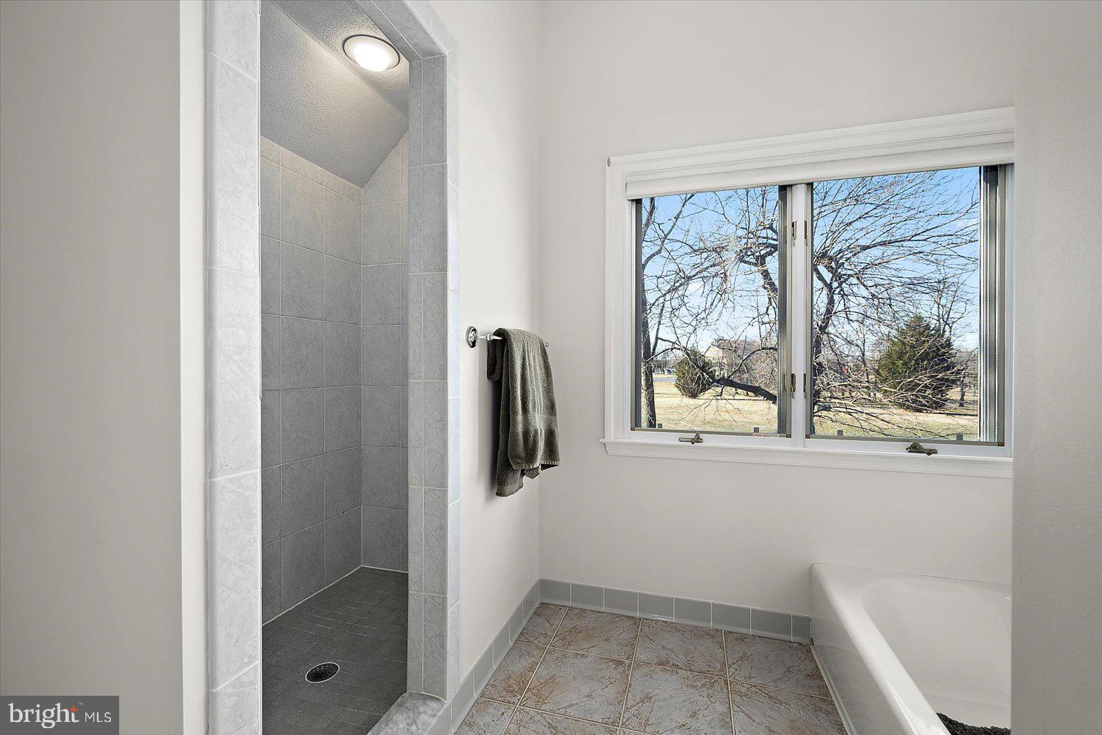 KENT ISLAND - Residential