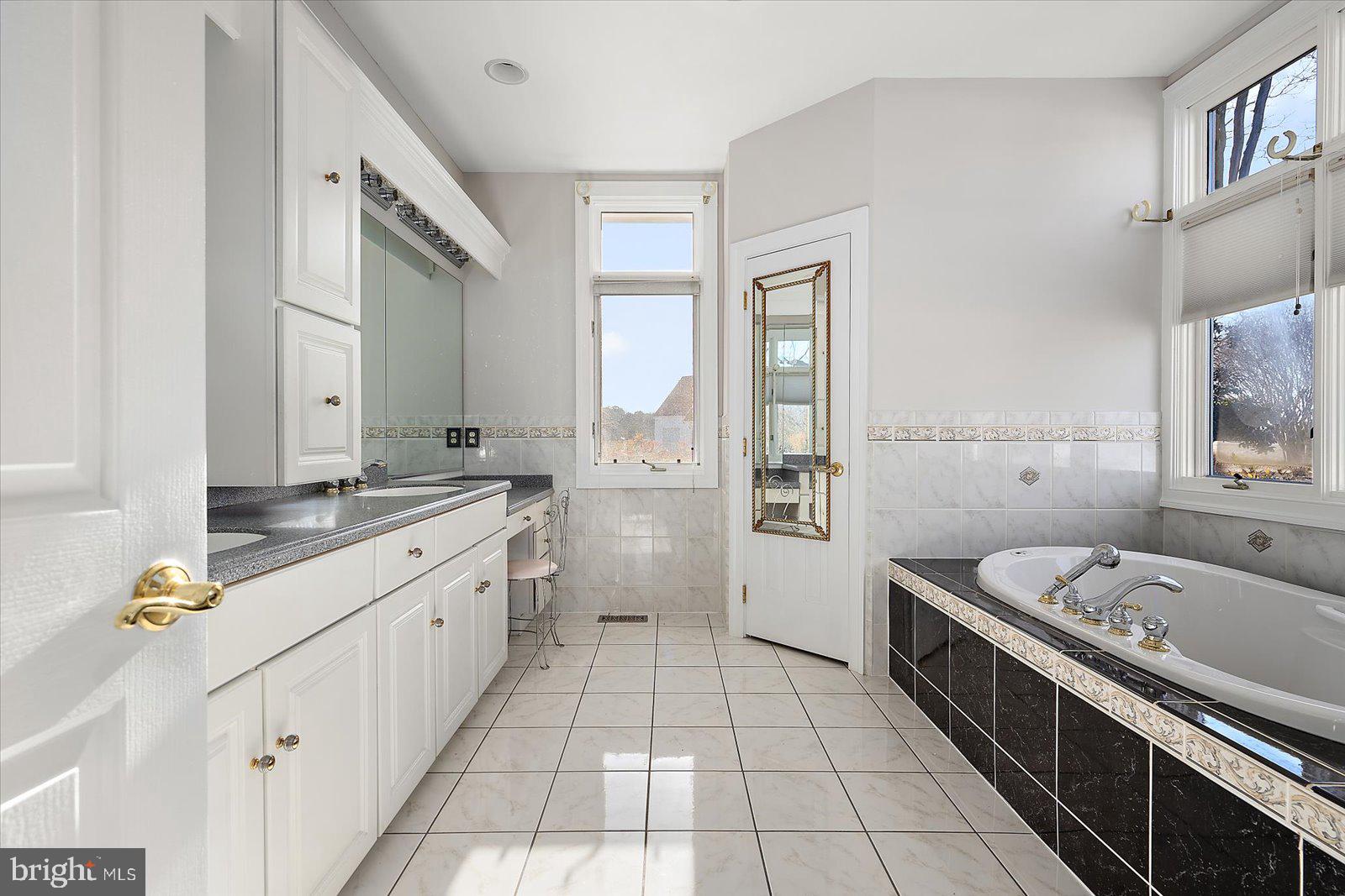 KENT ISLAND - Residential