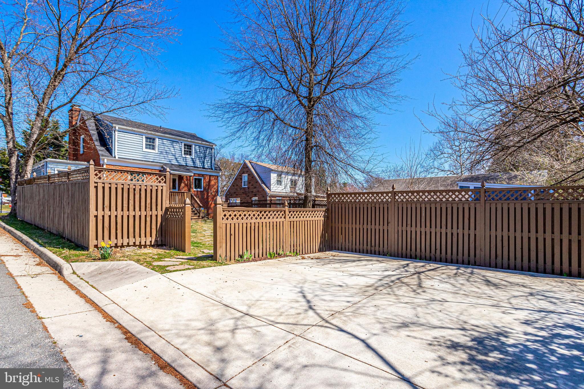 MEMORIAL HEIGHTS - Residential