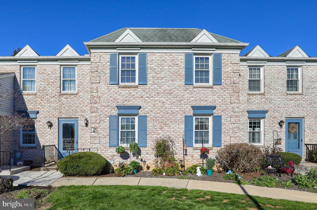 Photo of 27 ASHLEA VL, NEW HOLLAND, PA 17557 (MLS # PALA2028192)