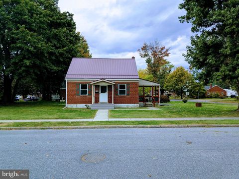 1902 PRINCETON AVENUE CAMP HILL PA 17011