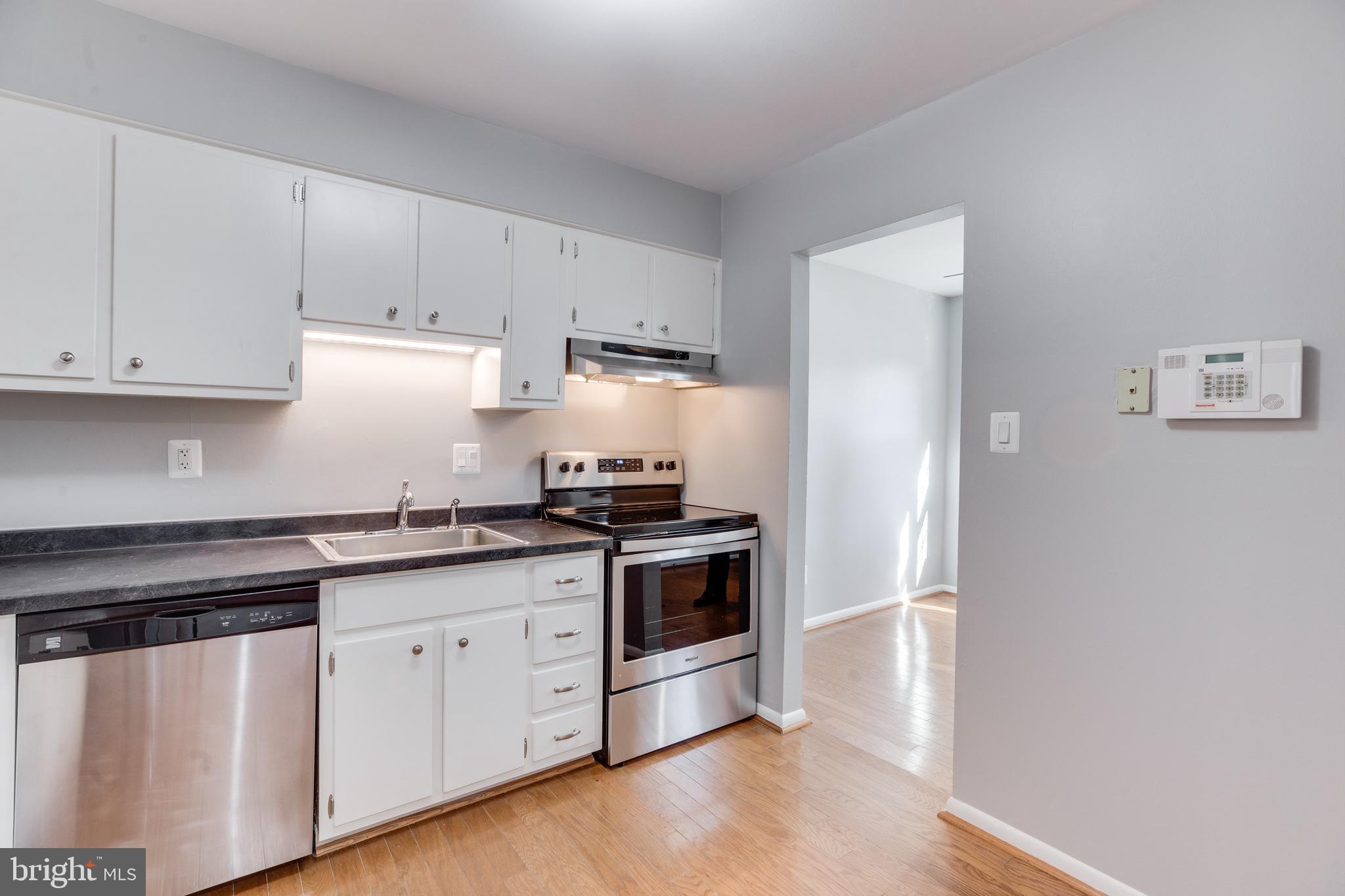 CRESTWOOD HAMLET - Residential