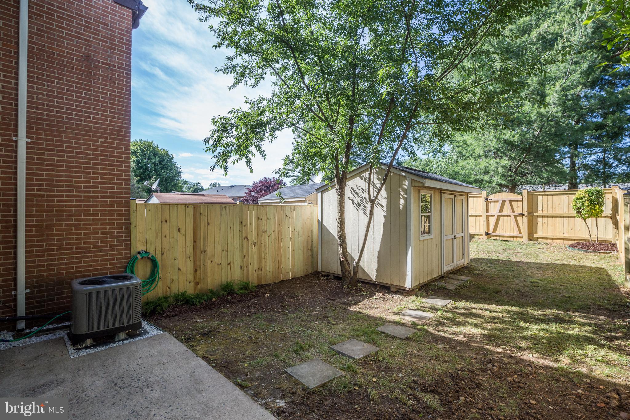 CRESTWOOD HAMLET - Residential