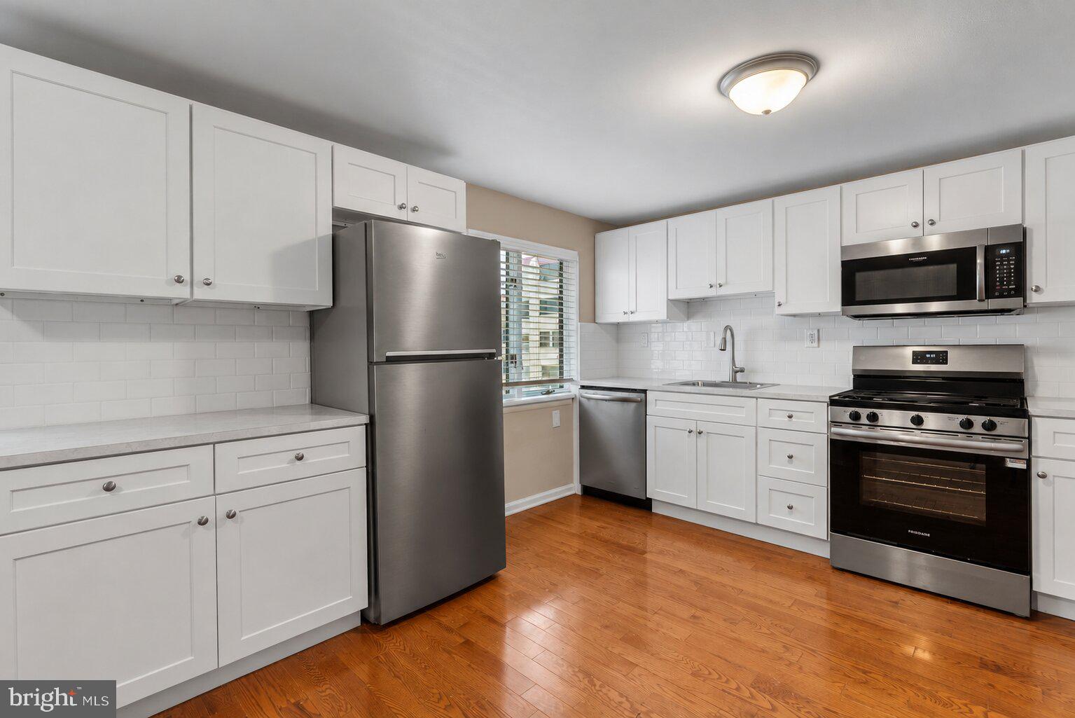 2319 WALNUT STREET 3