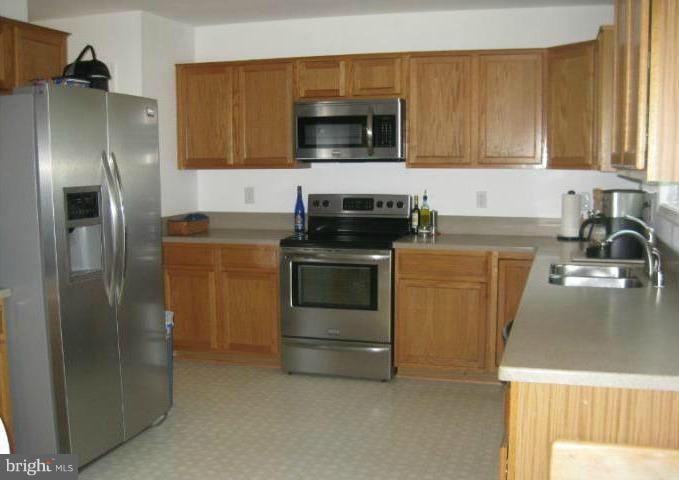 DEVON GREEN - Residential Lease