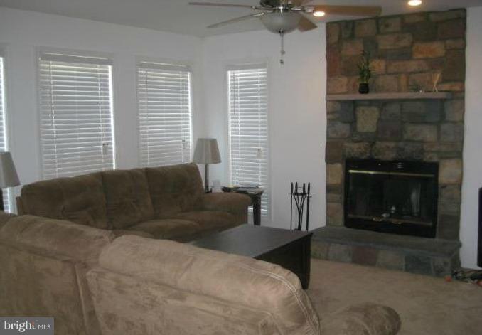 DEVON GREEN - Residential Lease