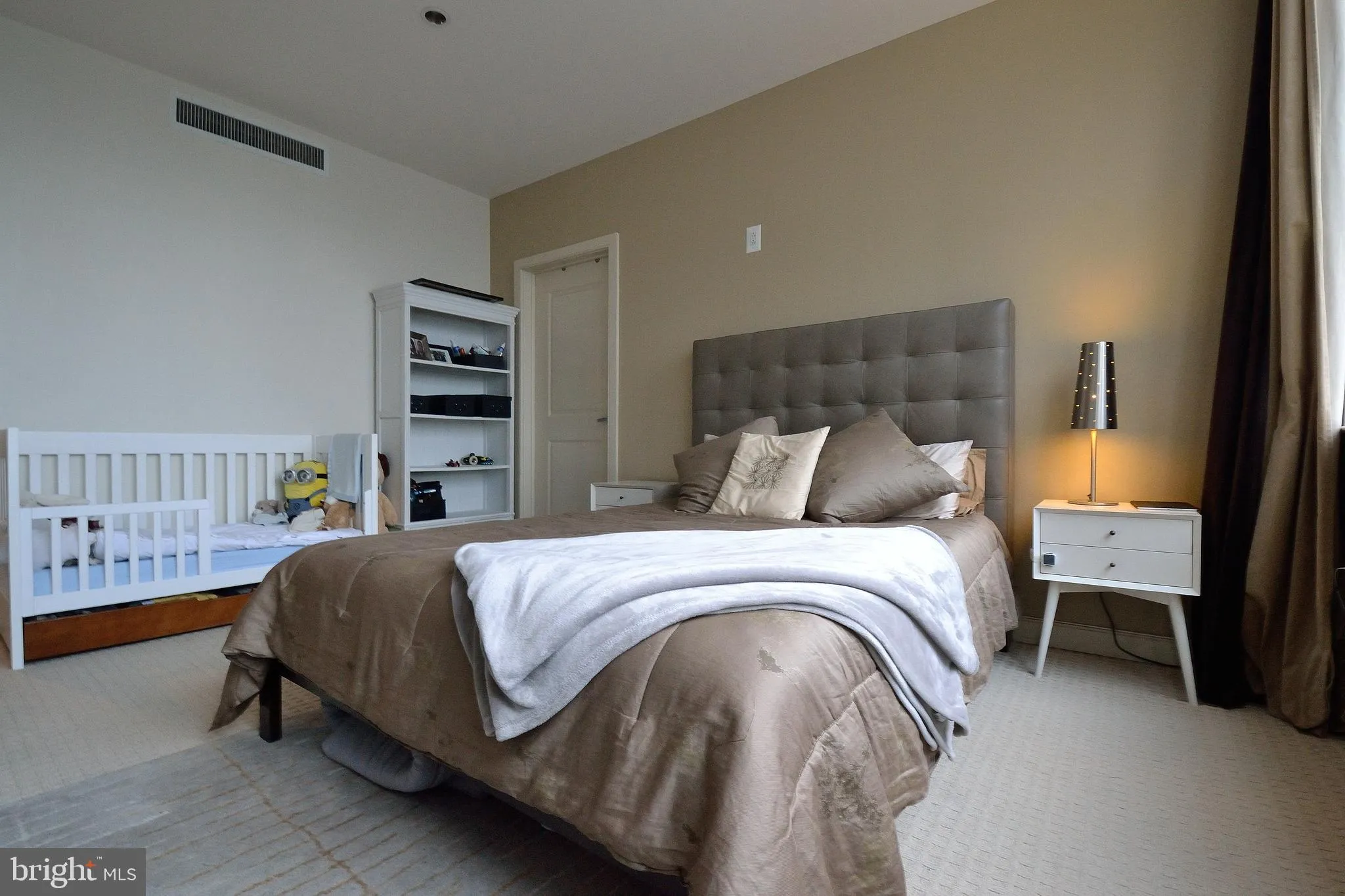 Philadelphia, Pennsylvania 19102, United States, 1 Bedroom Bedrooms, ,1 BathroomBathrooms,Residential,Coming Soon,197034