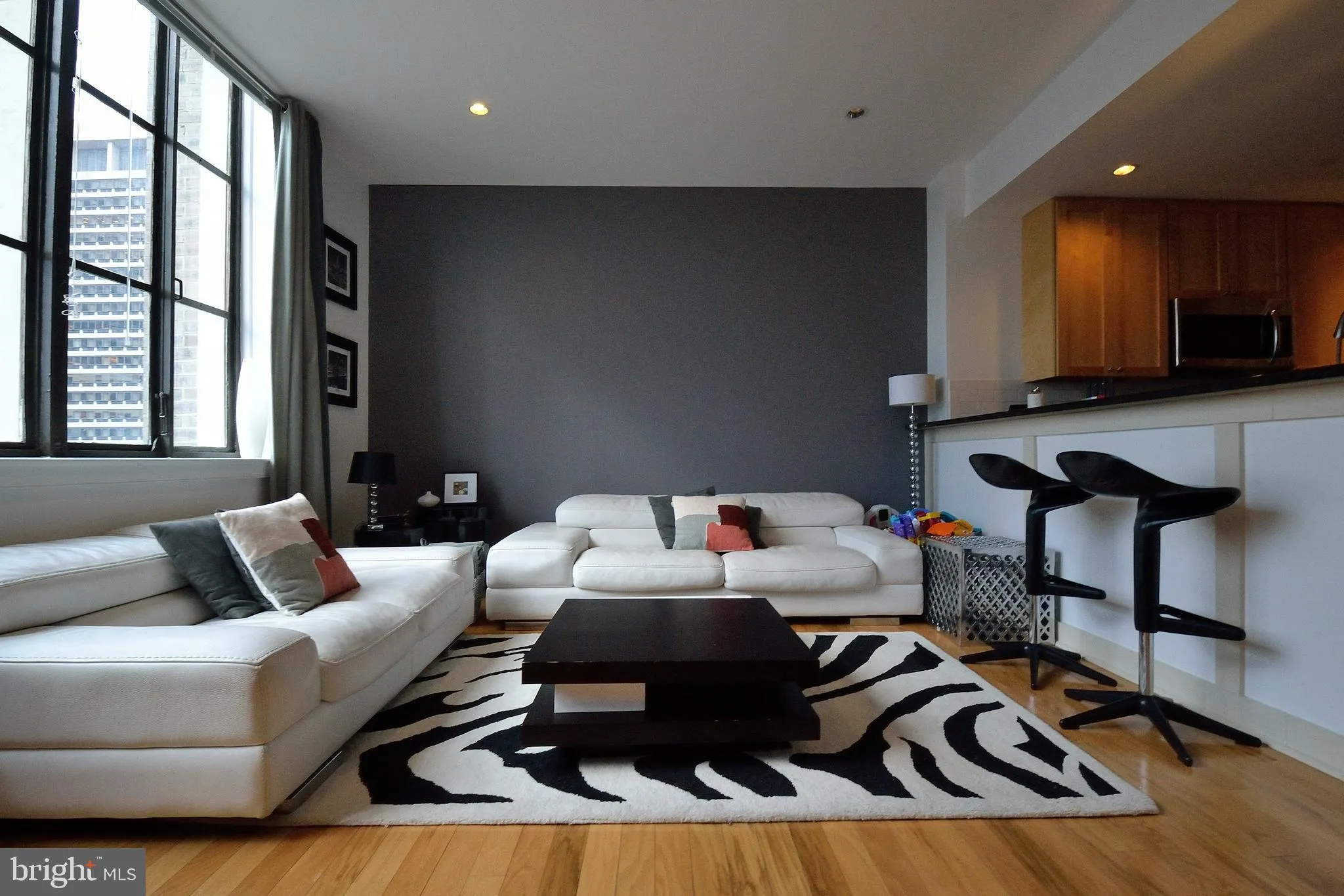 Philadelphia, Pennsylvania 19102, United States, 1 Bedroom Bedrooms, ,1 BathroomBathrooms,Residential,Coming Soon,197034