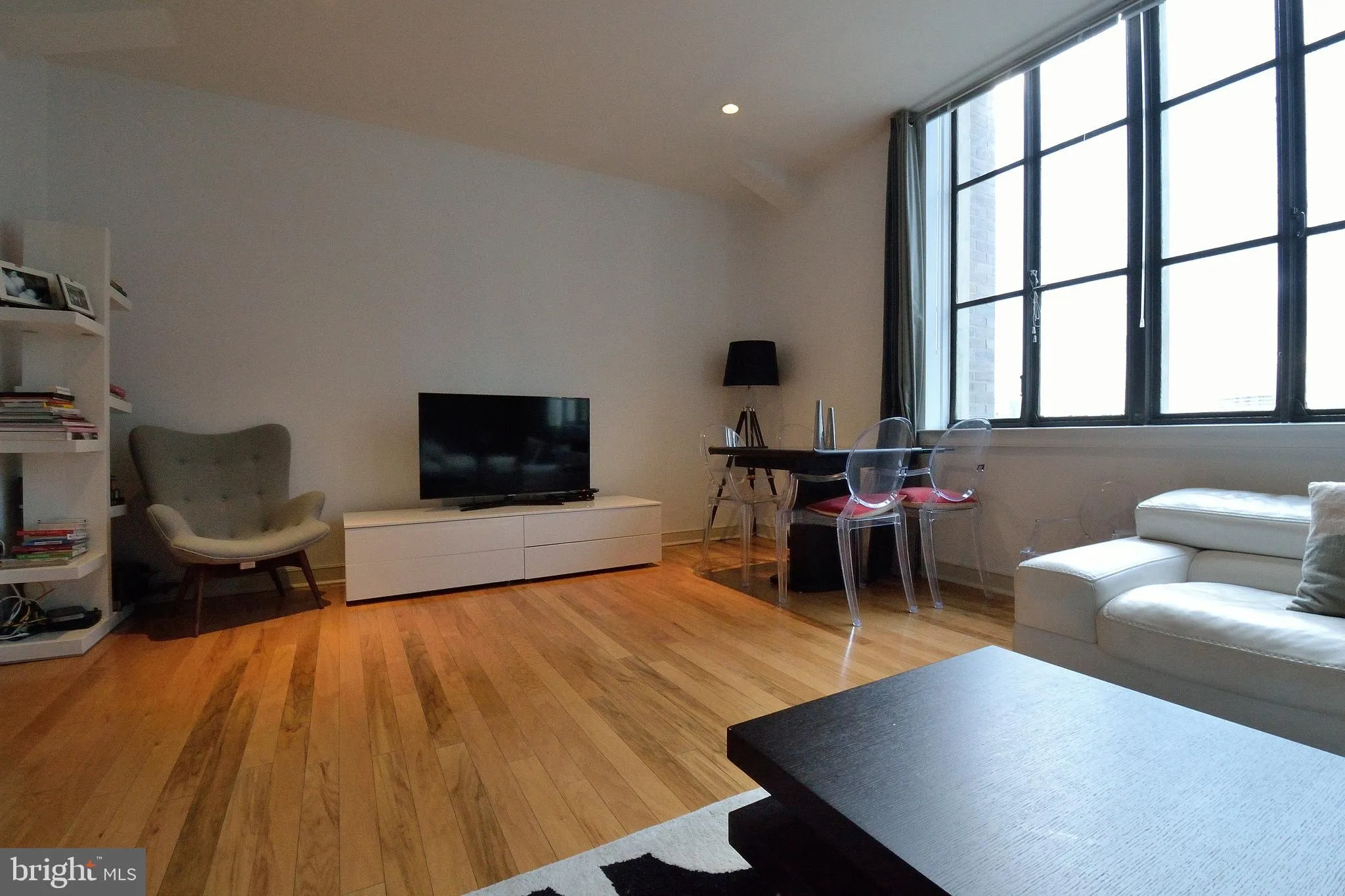 Philadelphia, Pennsylvania 19102, United States, 1 Bedroom Bedrooms, ,1 BathroomBathrooms,Residential,Coming Soon,197034