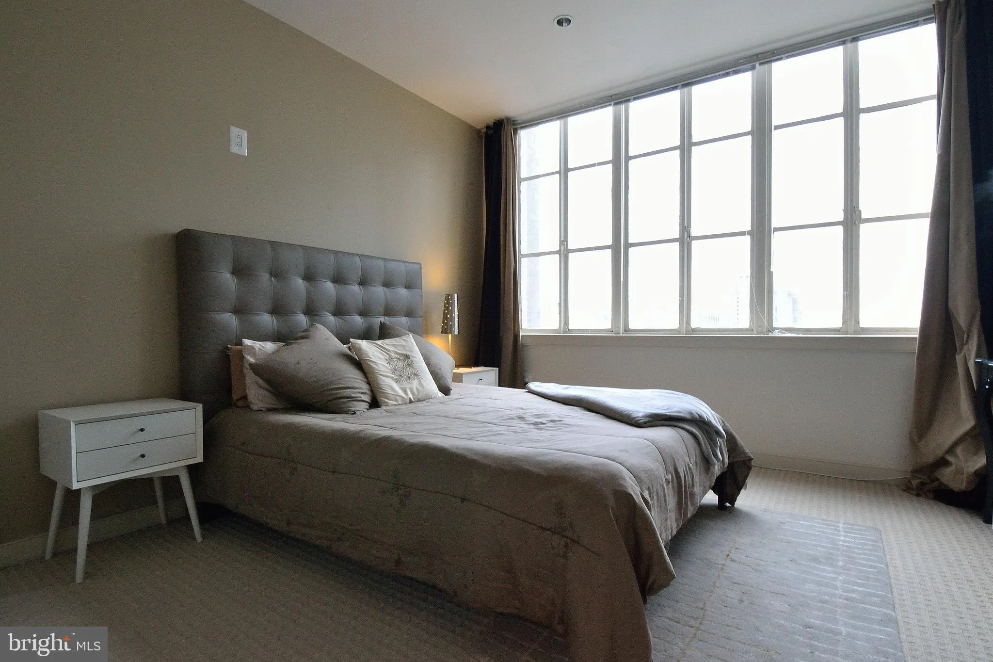 Philadelphia, Pennsylvania 19102, United States, 1 Bedroom Bedrooms, ,1 BathroomBathrooms,Residential,Coming Soon,197034