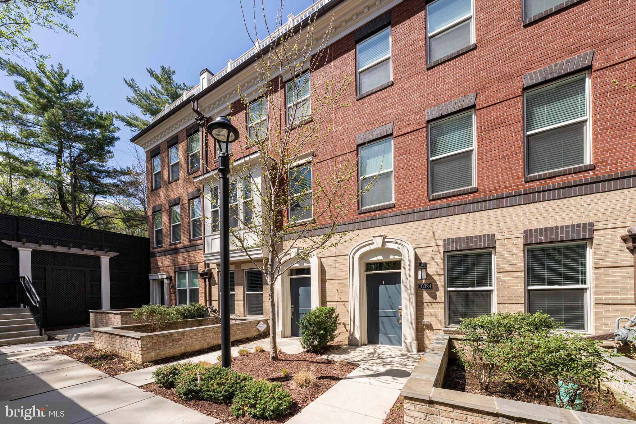 10326 GROSVENOR PLACE
