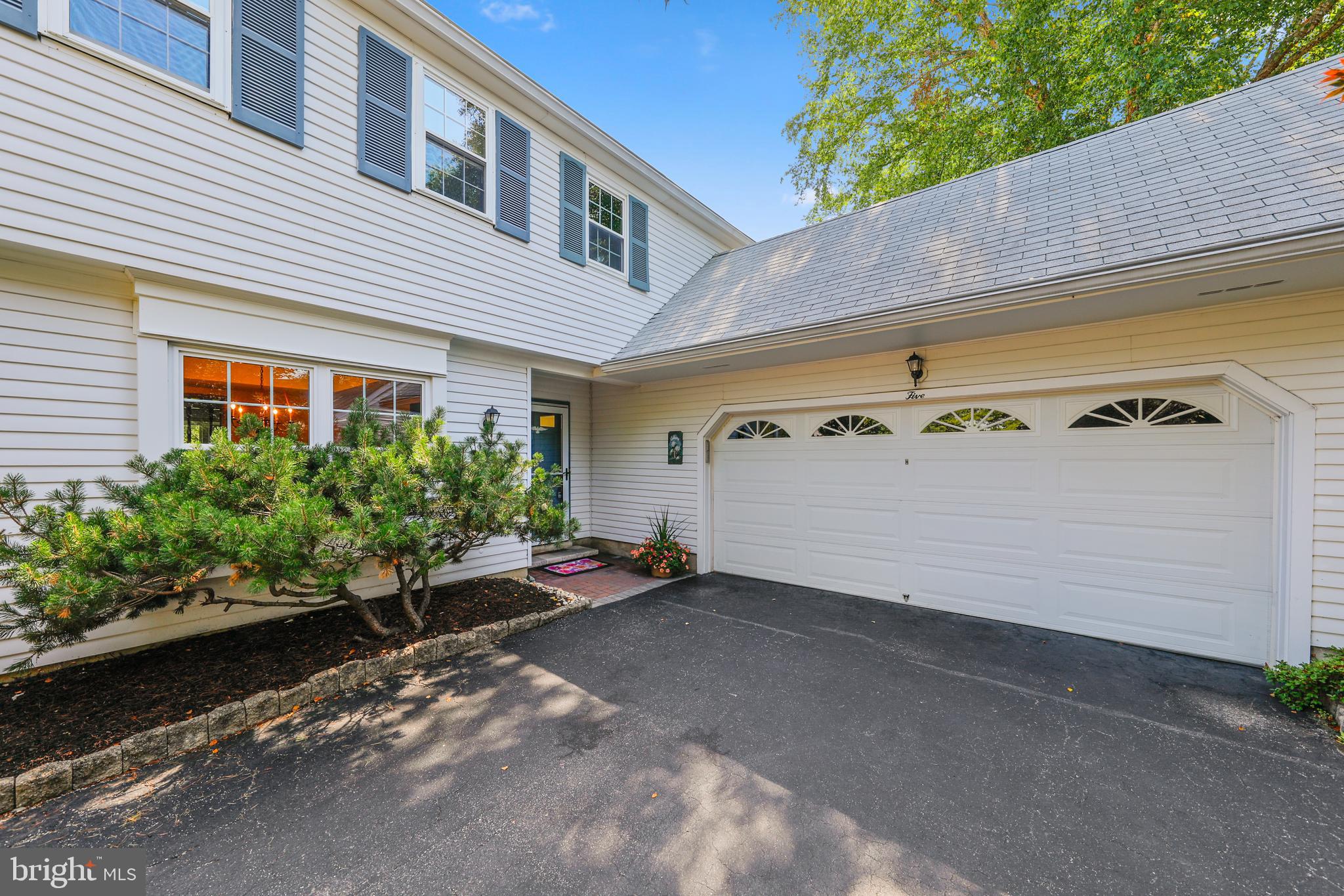 5 WESTWOOD COURT